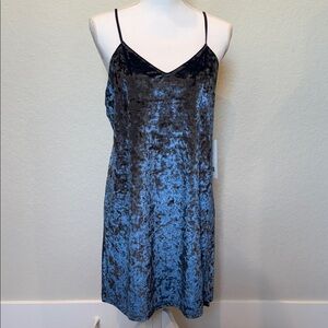 NWT French Connection lounge Slip in crushed Blue and Black. Size large.